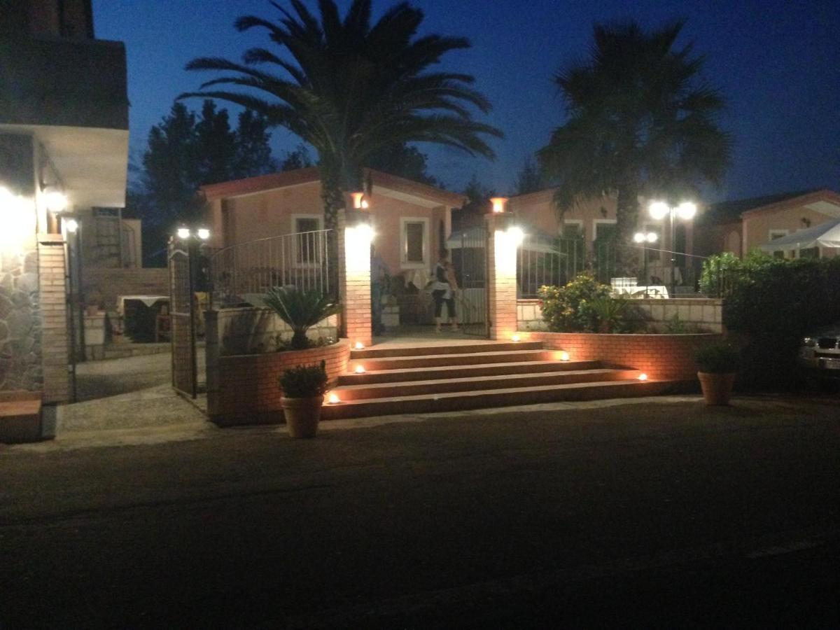 Hotel La Pineta Joppolo ภายนอก รูปภาพ