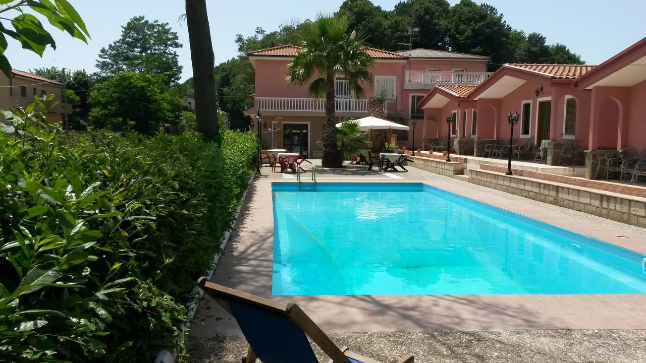 Hotel La Pineta Joppolo ภายนอก รูปภาพ